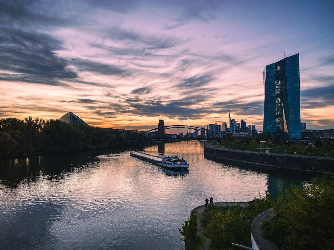 kinh-nghiem-du-lich-frankfurt-huong-dan-toan-dien-tu-chuyen-gia