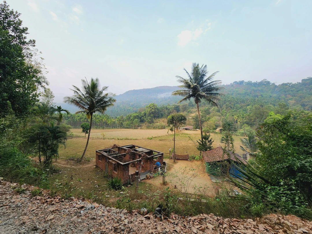 Phòng ngủ Homestay Achu với phòng tắm riêng và tầm nhìn ra núi
